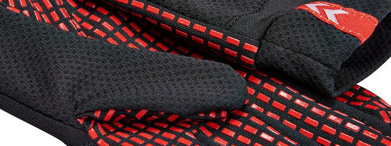 Спортивные перчатки